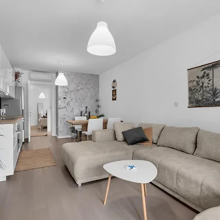 Pet Friendly Silver Sea With Free Parking Makarska