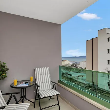 Pet Friendly Silver Sea With Free Parking * Makarska