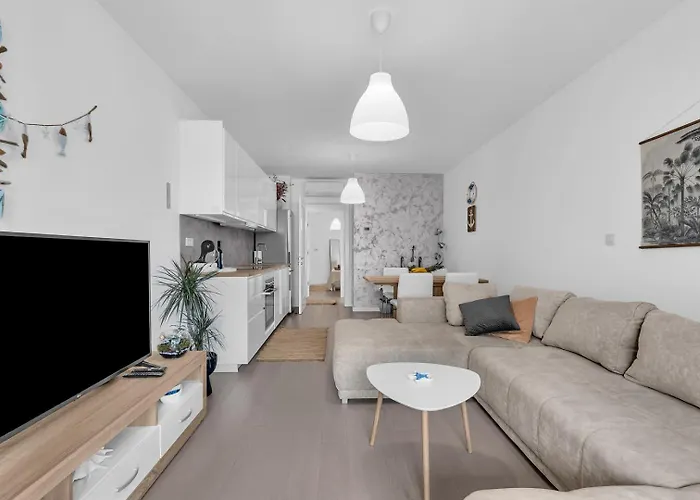 Pet Friendly Silver Sea With Free Parking Apartment *