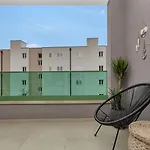 Апартаменти Pet Friendly Silver Sea With Free Parking *