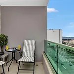 Pet Friendly Silver With Free Parking
