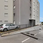 Pet Friendly Silver With Free Parking
