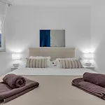 Pet Friendly Silver With Free Parking Lägenhet *