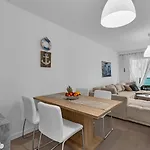 Pet Friendly Silver Sea With Free Parking *