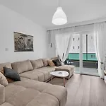 Pet Friendly Silver Sea With Free Parking Апартаменти