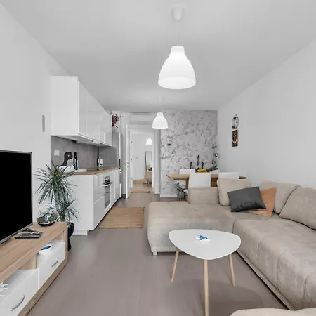 Pet Friendly Silver With Free Parking Lägenhet *