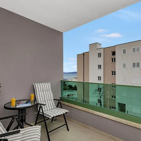 Pet Friendly Silver Sea With Free Parking