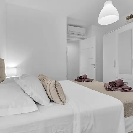 Pet Friendly Silver With Free Parking *