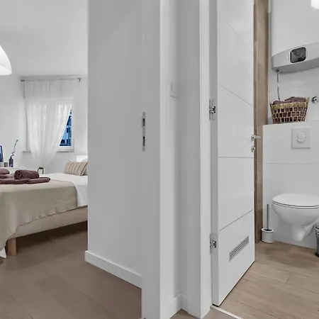 Pet Friendly Silver Sea With Free Parking *