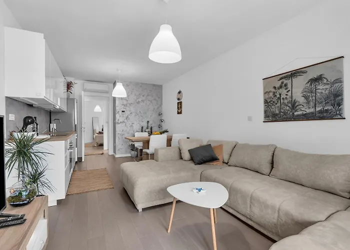 Pet Friendly Silver Sea With Free Parking Makarska