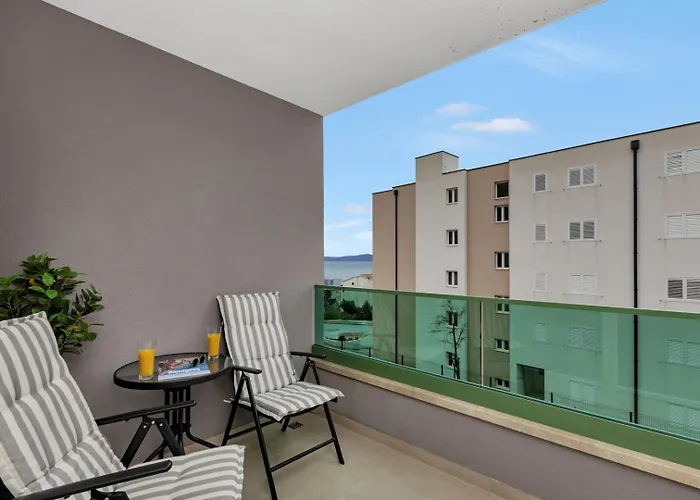 Pet Friendly Silver Sea With Free Parking