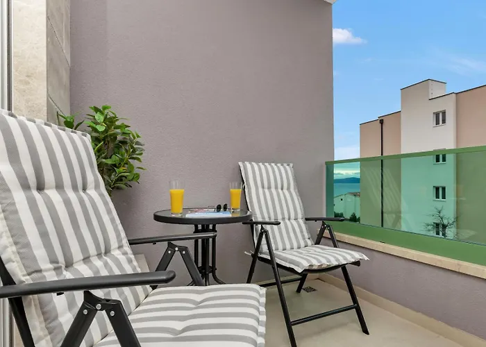 Pet Friendly Silver Sea With Free Parking * Makarska