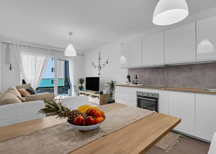 Pet Friendly Silver Sea With Free Parking *