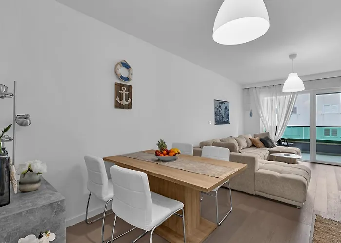 Pet Friendly Silver Sea With Free Parking *